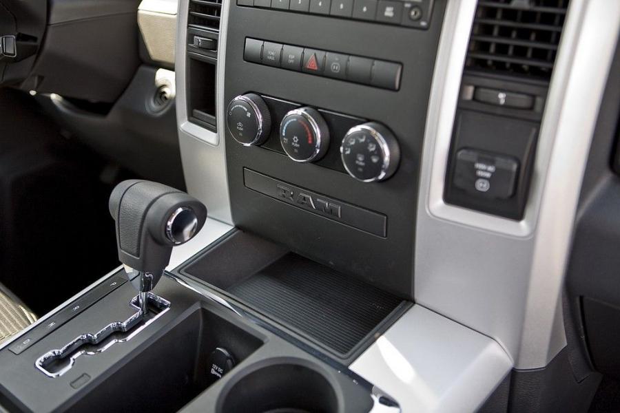  Dodge Ram 1500 RT 2009 года  (фото 17 из 30)